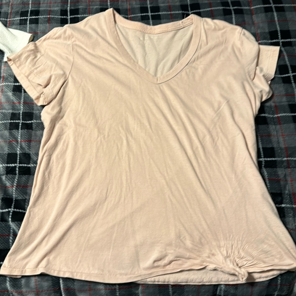 Universal Thread T-Shirt Size Large.